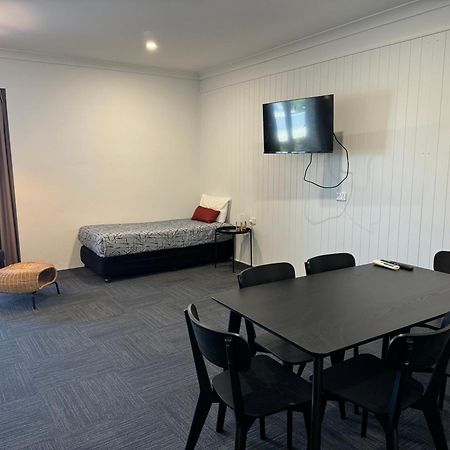 Longreach Motor Inn Екстериор снимка