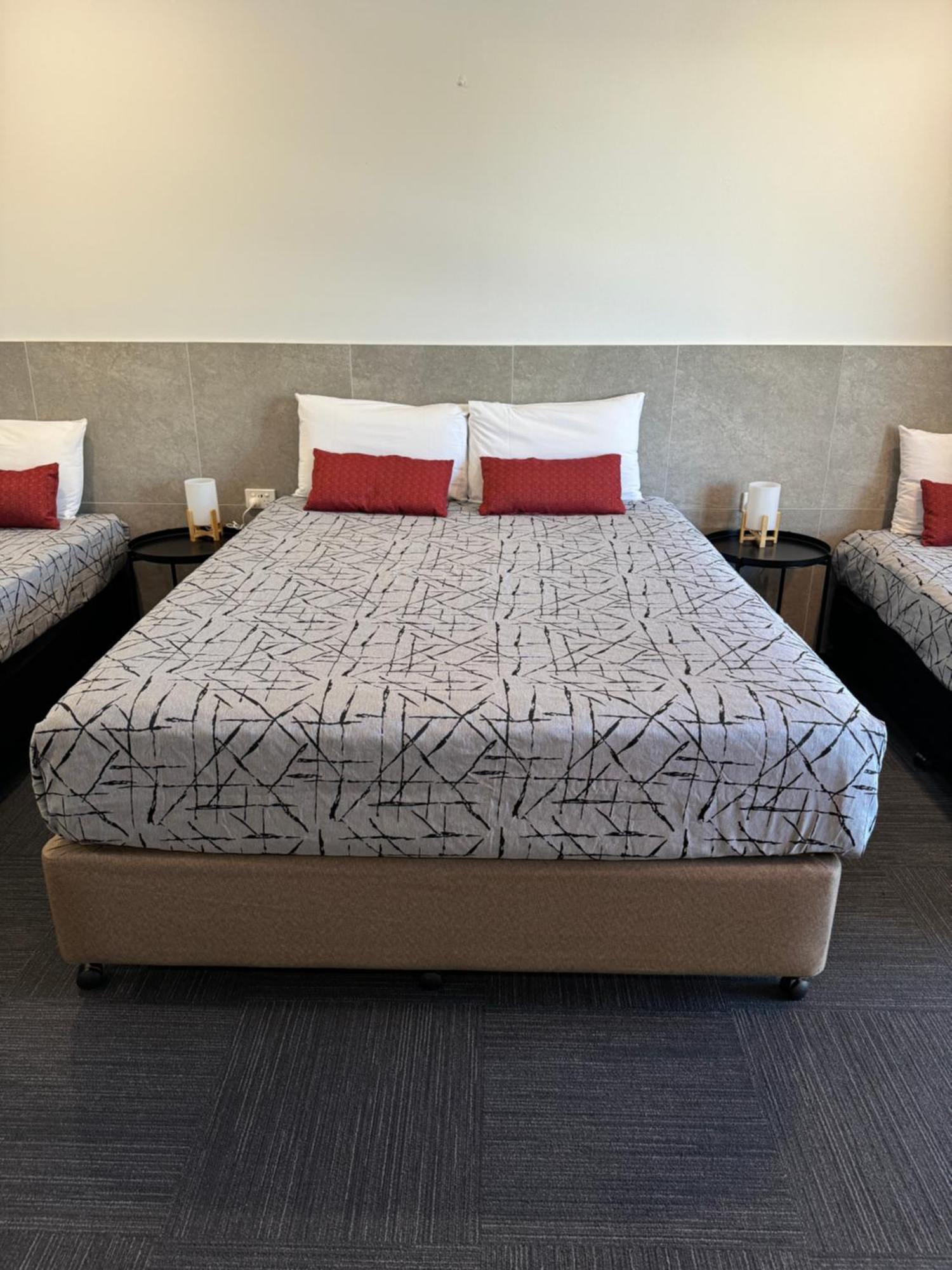 Longreach Motor Inn Екстериор снимка