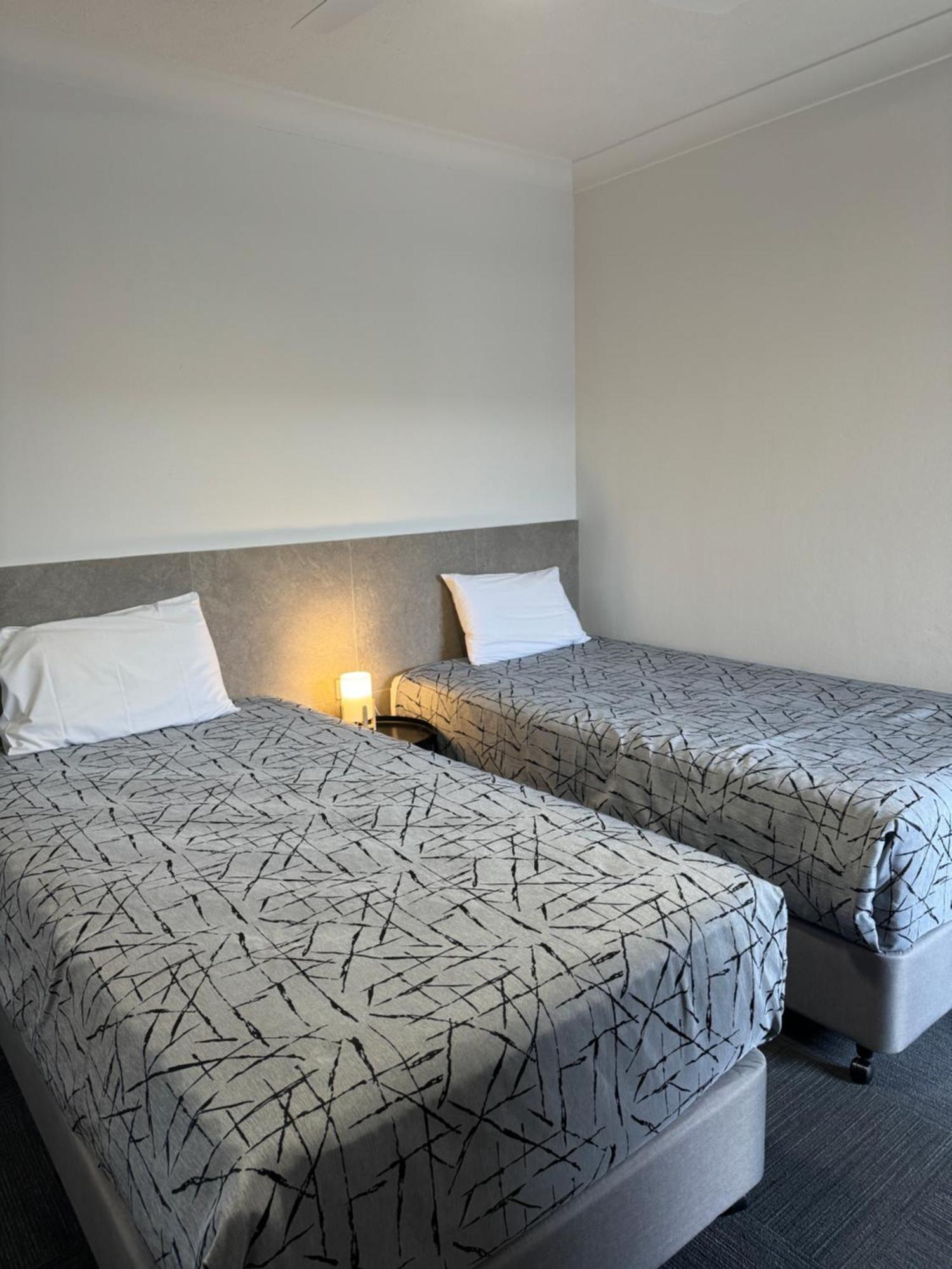 Longreach Motor Inn Екстериор снимка