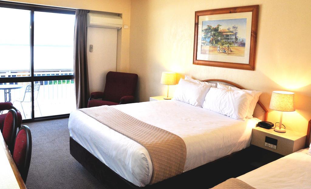 Longreach Motor Inn Екстериор снимка