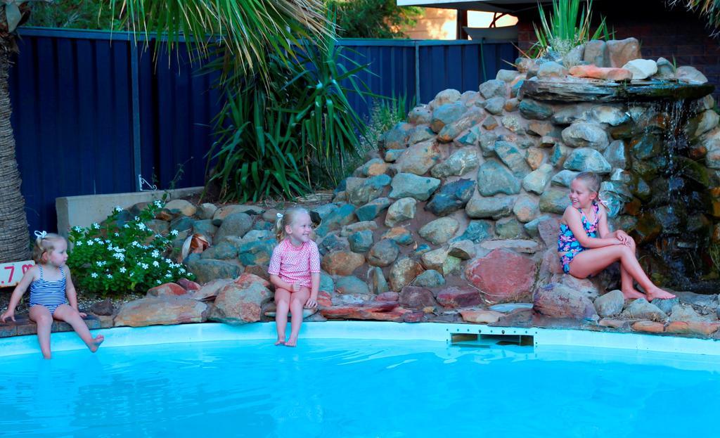 Longreach Motor Inn Екстериор снимка