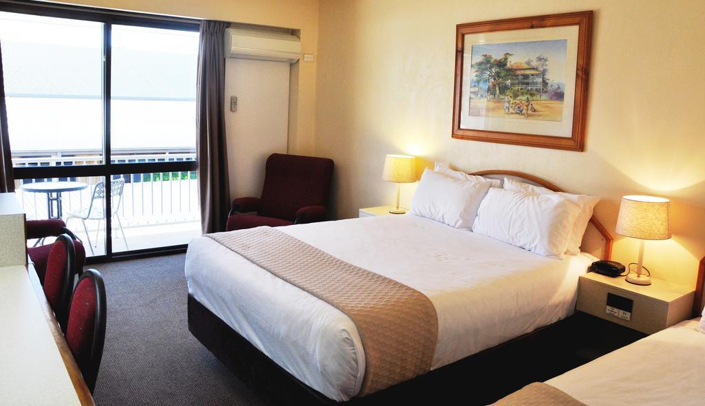 Longreach Motor Inn Екстериор снимка