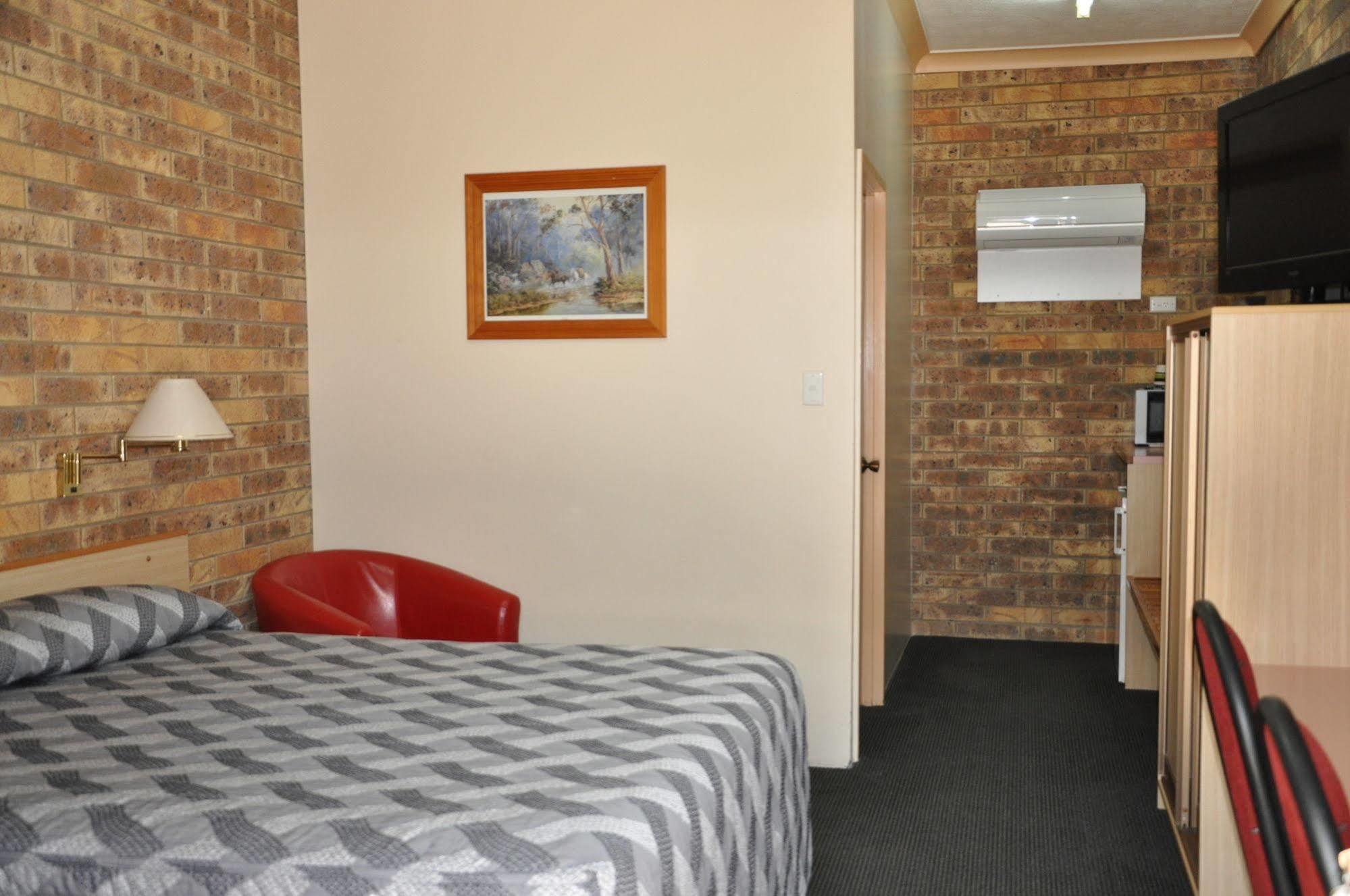 Longreach Motor Inn Екстериор снимка